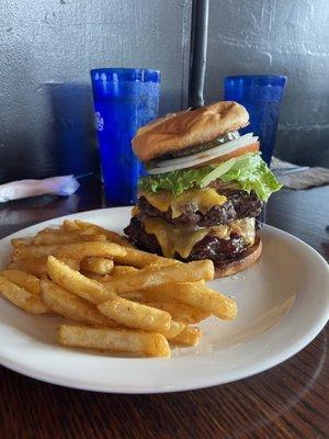 Signature Burger w Fries