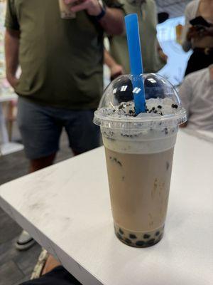 I got the Oreo boba milk tea and it was so good! Will be coming back