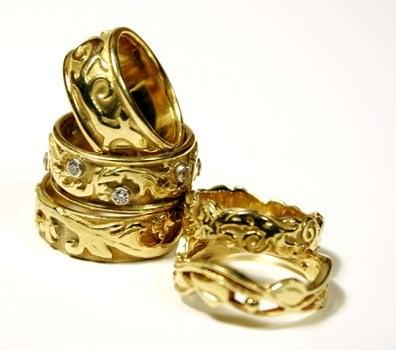 18k gold wedding Bands