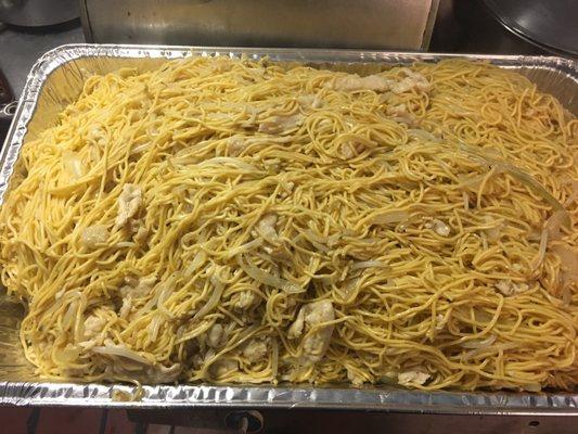 Party tray of chicken lo mein