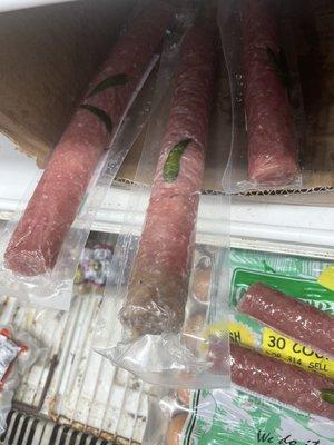 I've never seen a moldy sausage before. Sun hop fat never surprises me tho.