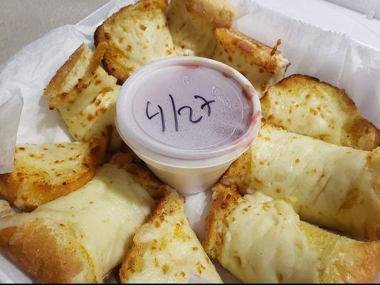 Garlic bread with cheese