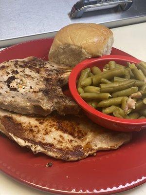 Pork chops, green beans and a roll!!