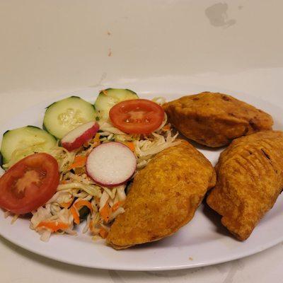 Partales salvadoreños de pollo y puerco