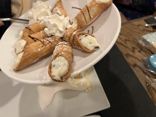 Cannolis!!!!