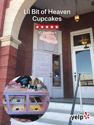 Cute bakery in St. Albans WVA small business district. As soon as you walk the smell of sweets wafts through your nose. Small selection.