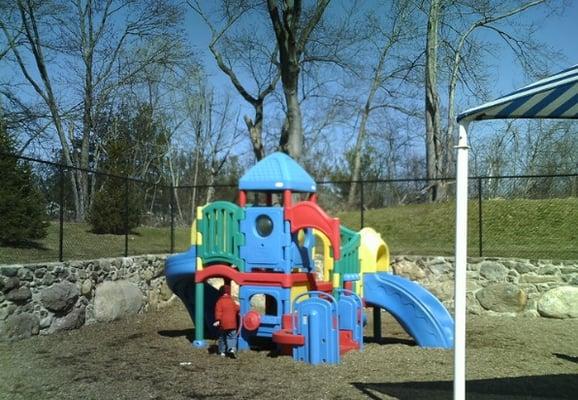 Large enclosed playgrounds for all age groups.