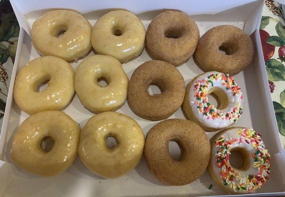 Basic yeast donuts but cooked good and tasted clean, glazed, cinnamon sugar and a sprinkle.  Not too sweet either