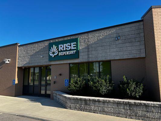 Rise Dispensary - Lorain