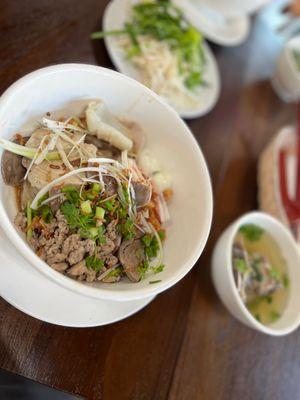 hủ tiếu nam vang w/ soup on the side