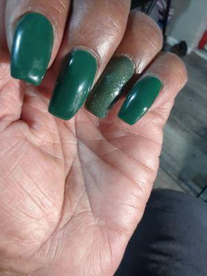 The colour is beautiful. From emerald green to a dark jade.