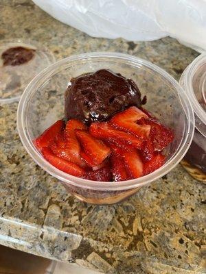 Açaí bowl with bananas, strawberries, honey and almond butter!