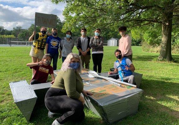 Lake Ridge Academy's Upper School gives a thorough, school preliminary training in a lively, open door filled learning condition.