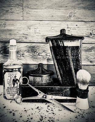 1920s sterilizer jar with tonic, shave brush and shears.