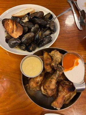 mussels and chicken wings