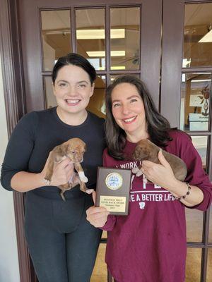 Sundance was awarded the "Business that gives back award" By Lifeline of Galveston County for our puppy kitten yoga class!