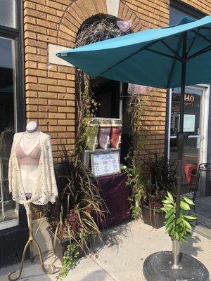 Slushee station using fresh squeezed juice from Asker's outside of Her Story on Hertel! So refreshing and tasty!