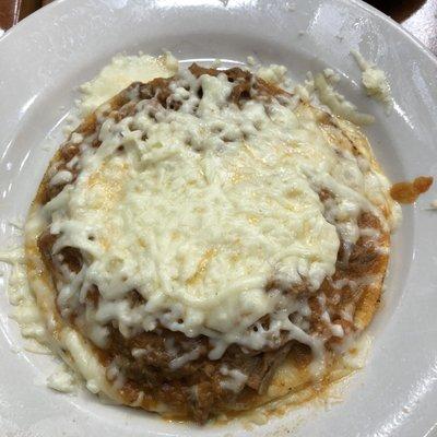 Arepa con carne mezchado y queso