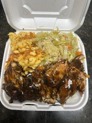 Jet chicken with sauce cabbage and mac & cheese