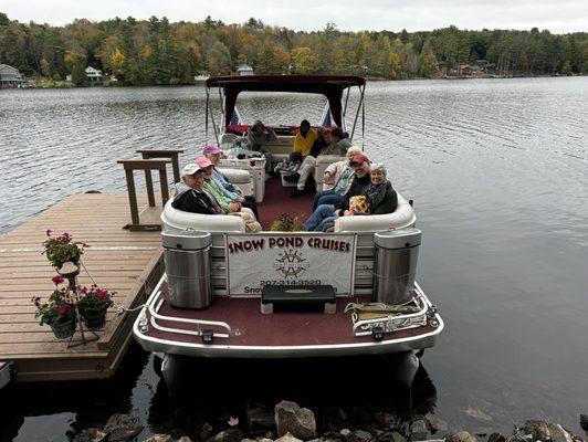 1998 Godfrey Sanpan, powered by Yamaha with customers ready to head out on the lake