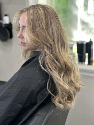 Blow dry with curls