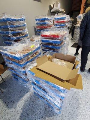 All Ready here in trays on pallets.  All Paczki's shipped from Srodek's Bakery in Hamtramck.  2/28/2022