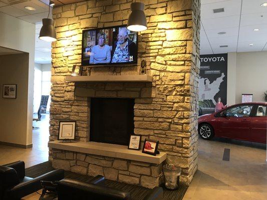 Lewis Toyota of Dodge City Customer Lounge