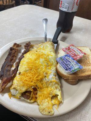 Omelette with bacon and toast