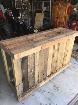 Custom portable pallet bar