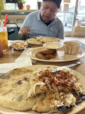 Pupusas and plátanos fritos con crema y frijoles