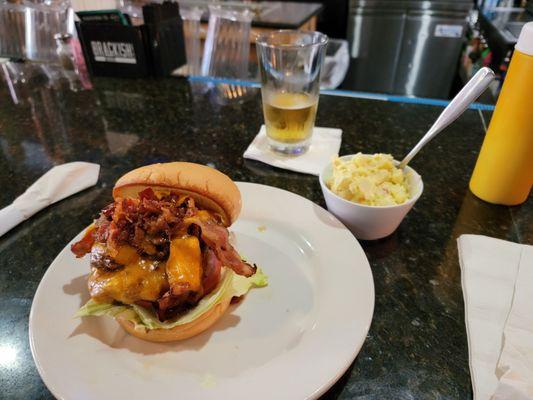 MVP SPORTS GRILL! NATIONAL HAMBURGER DAY! THE BACON JAM CHEEZZ BURGER!