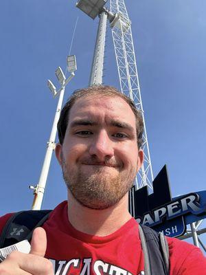 Selfie in front of the (Skyscraper ultimate rush ride aka the) Cranium Shaker