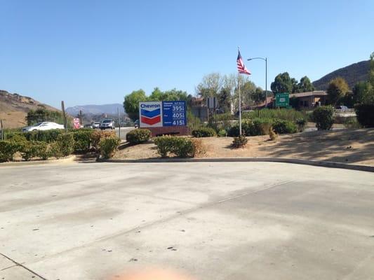 Chevron sign.