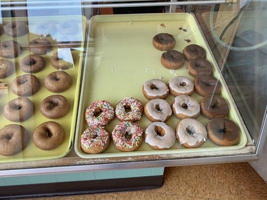 Donut case