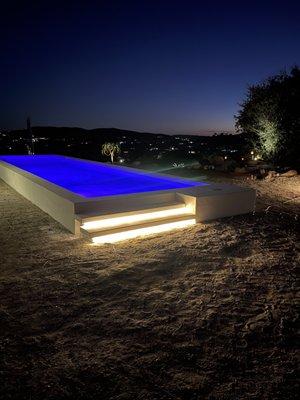 Modern monolithic pool and spa