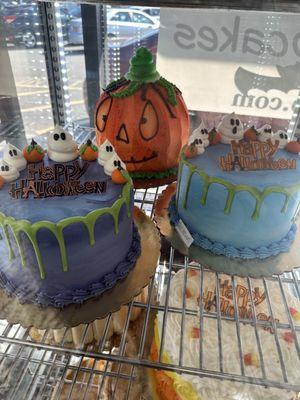 Holiday-themed cakes