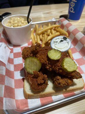 3 Jumbo Tenders Mac n' Cheese