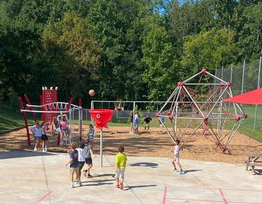 Students at James River Day School have many opportunities for outdoor play.