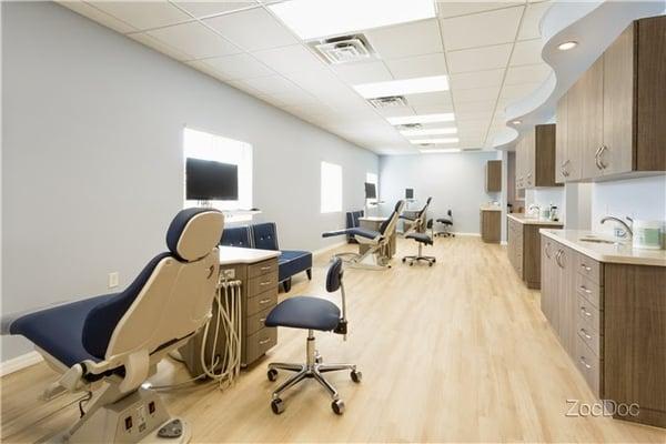 Gibsonton, FL Orthodontic Office