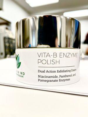 The SkinMD Vita-B Enzyme Polish for gentle exfoliation on a cellular level. Softens and brightens skin with zero irritation.