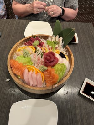 Large Sashimi (40 pieces)