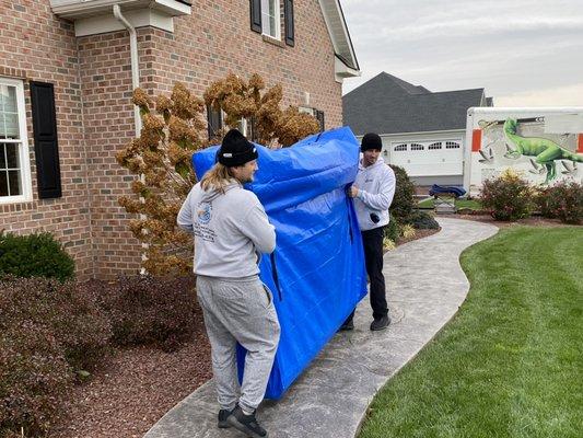 We keep your mattresses clean during the moving process!