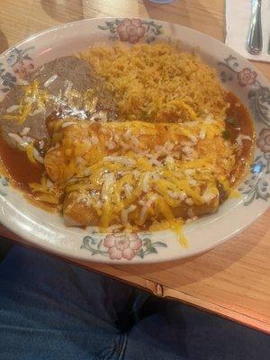 It's supposed to be a burrito and a enchilada but it was 2 enchiladas instead this place is not good at all