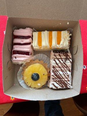 Mixed small box of cakes