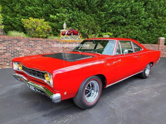 1968 Plymouth Road Runner with Hemi - the type of inventory we carry at Old Town Automobile