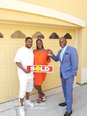 Happy clients with #SuperAgent providing the keys.