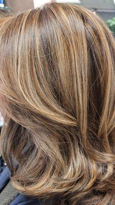 Dark chocolate and caramel highlights