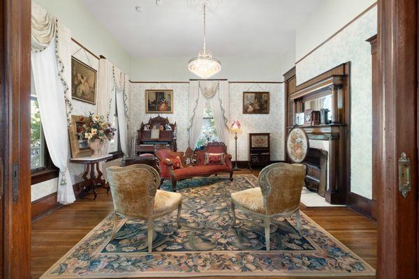 Historically furnished parlor