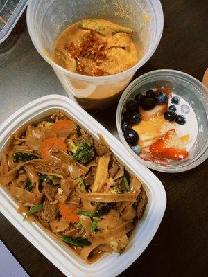 Dirty Noodles, Panang Duck Curry (with chicken) and Mango Sticky Rice