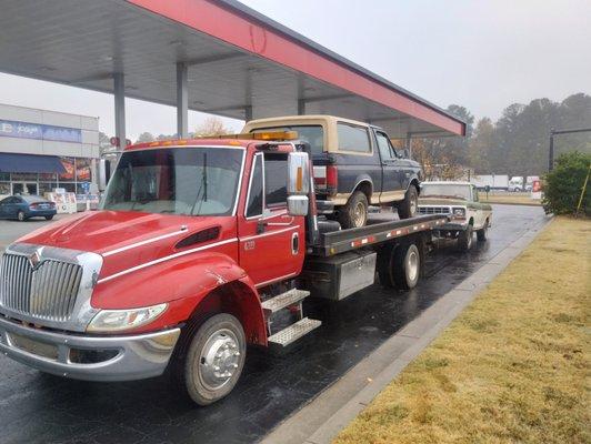 One of hours flatbed services we have all sides and make a model of trucks